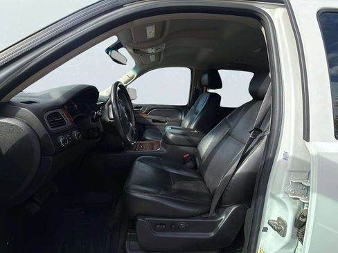 Used 2013 Chevrolet Suburban LTZ image 14