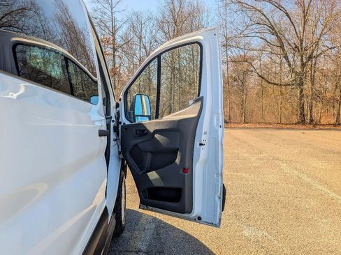 Used 2023 Ford Transit 350 XLT RWD image 11