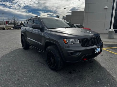 Used 2019 Jeep Grand Cherokee Trailhawk image 1