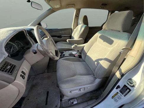 Used 2005 Toyota Sienna CE image 13