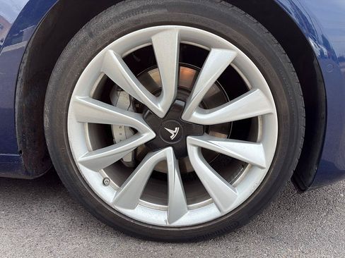 Used 2018 Tesla Model 3 Long Range AWD/4WD image 10