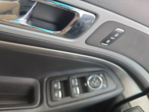 Used 2014 Ford Explorer XLT image 10