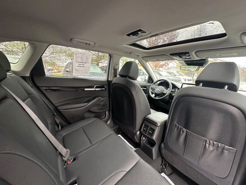 Used 2023 Kia Seltos EX image 17