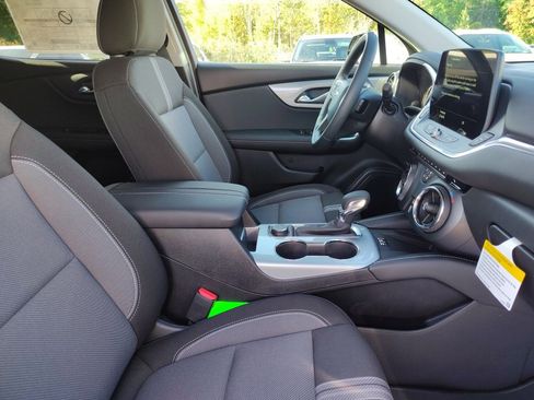 New 2025 Chevrolet Blazer LT w/ Convenience Package image 12