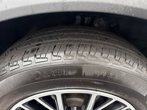 Used 2025 Ford Escape SE FWD image 18