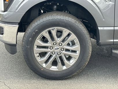 New 2025 Ford F150 Lariat w/ Equipment Group 501A Mid