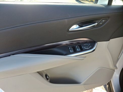 Certified 2022 Cadillac XT4 Luxury w/ Cold Weather Package image 13