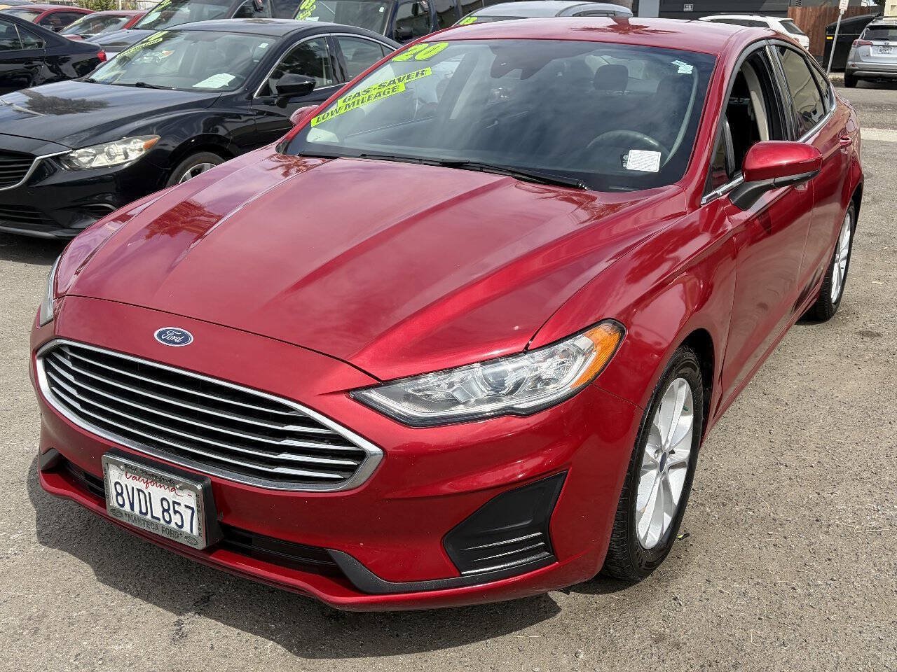 Used 2020 Ford Fusion SE FWD image 2