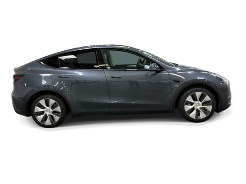 Certified 2023 Tesla Model Y Long Range AWD/4WD image 7