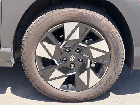 Used 2025 Hyundai Kona SEL FWD image 8
