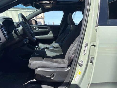 Used 2023 Volvo XC40 Recharge Ultimate w/ Protection Package Premier image 2