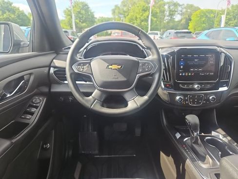 Used 2023 Chevrolet Traverse LT FWD image 14