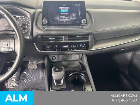 Used 2025 Nissan Rogue SV FWD image 32