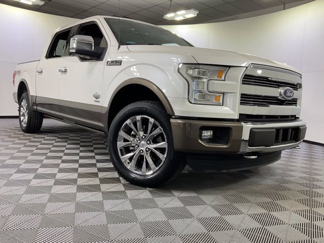 Used 2016 Ford F150 King Ranch w/ Equipment Group 601A Luxury AWD/4WD image 47