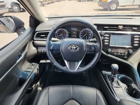 Used 2018 Toyota Camry SE w/ Moonroof Package FWD image 24