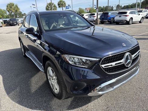 Used 2024 Mercedes-Benz GLC 300 4MATIC image 5