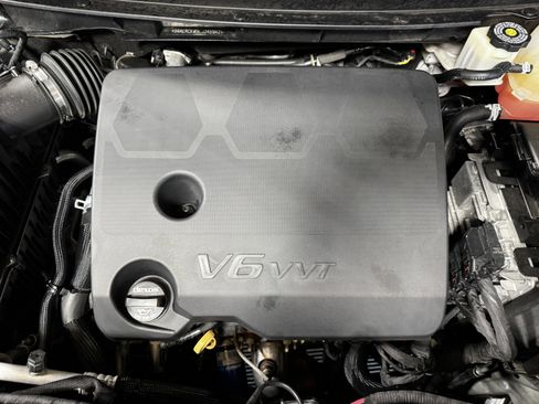 Used 2020 Buick Enclave Premium w/ Sun and Sites Package FWD image 22