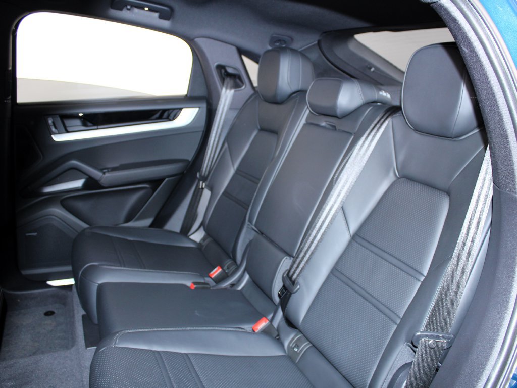 Certified 2026 Porsche Cayenne S AWD/4WD image 21