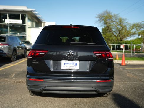 Certified 2024 Volkswagen Tiguan SE w/ Panoramic Sunroof Package AWD/4WD image 6