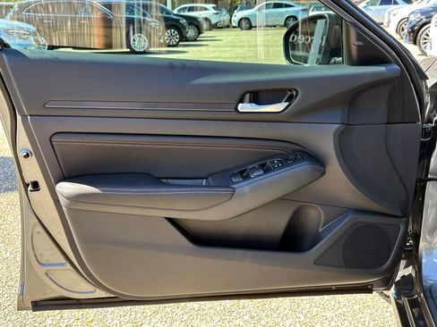 Used 2020 Nissan Altima 2.5 SR image 14