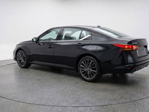 Used 2025 Nissan Altima 2.5 SV FWD image 6