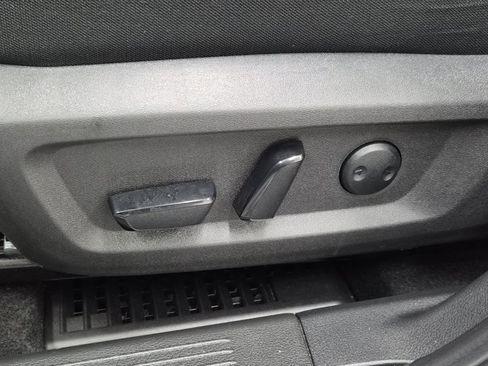 Used 2024 Nissan Rogue SV image 22