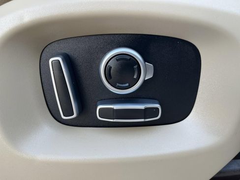 Used 2017 Land Rover Range Rover Sport HSE image 35