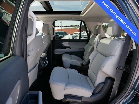 Used 2025 Ford Expedition Active image 13