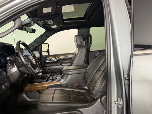 Used 2024 Chevrolet Silverado 3500 High Country w/ Technology Package AWD/4WD image 22