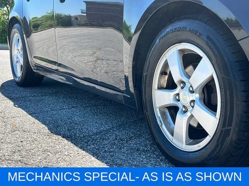 Used 2016 Chevrolet Cruze LT w/ Sun And Sound Package FWD image 9