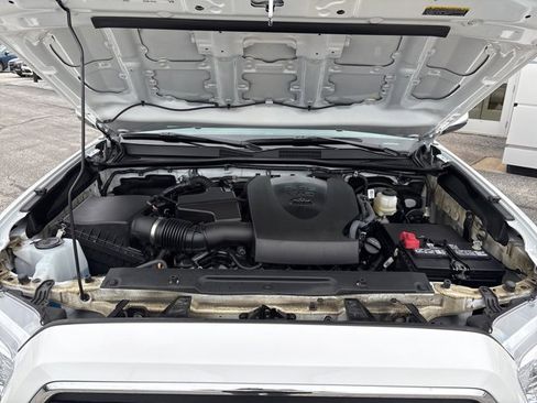 Used 2023 Toyota Tacoma SR5 image 9