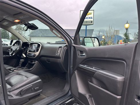 Used 2017 GMC Canyon SLT w/ Driver Alert Package image 13