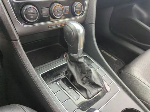 Used 2018 Volkswagen Passat 2.0T R-Line image 10