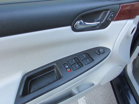 Used 2008 Chevrolet Impala LS image 12