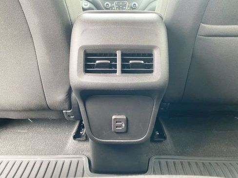Used 2023 Chevrolet Equinox LT FWD image 20