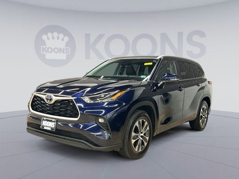 Used 2024 Toyota Highlander XLE image 1