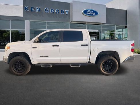 Used 2017 Toyota Tundra SR5 w/ SR5 Upgrade Package image 3