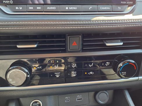 Used 2023 Nissan Rogue S image 7