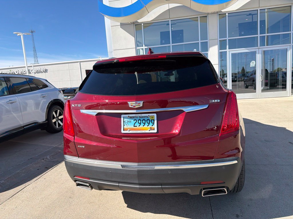 Used 2018 Cadillac XT5 Luxury w/ Driver Awareness Package AWD/4WD image 5