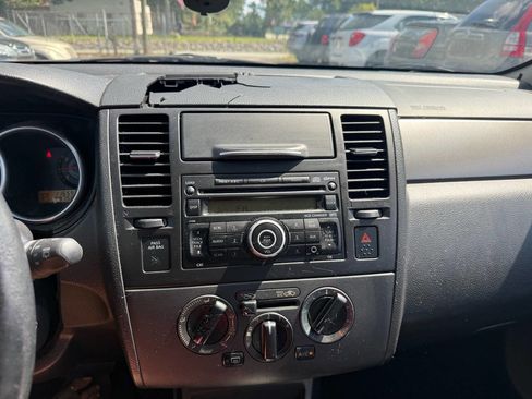 Used 2009 Nissan Versa SL w/ Convenience Pkg image 21