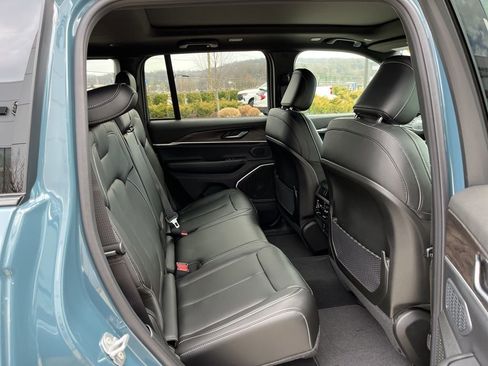 New 2026 Jeep Grand Cherokee Limited image 25