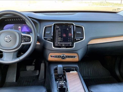 Used 2023 Volvo XC90 B6 Plus w/ Protection Package Premier image 9