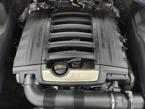 Used 2017 Porsche Cayenne AWD/4WD image 36