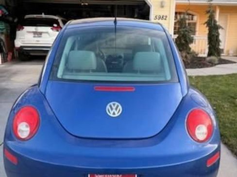 Used 2007 Volkswagen Beetle Coupe image 4