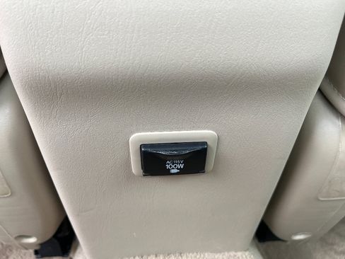 Used 2001 Toyota Avalon XLS image 54