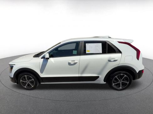 Used 2026 Kia Niro LX FWD image 9