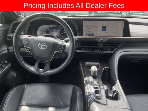 Used 2025 Toyota Crown Platinum AWD/4WD image 15