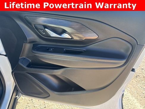 Used 2024 GMC Terrain SLT image 22