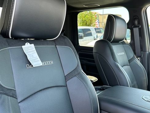 New 2026 RAM 2500 Laramie AWD/4WD image 15