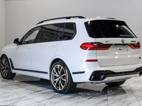 Used 2021 BMW X7 M50i w/ Dynamic Handling Package AWD/4WD image 16